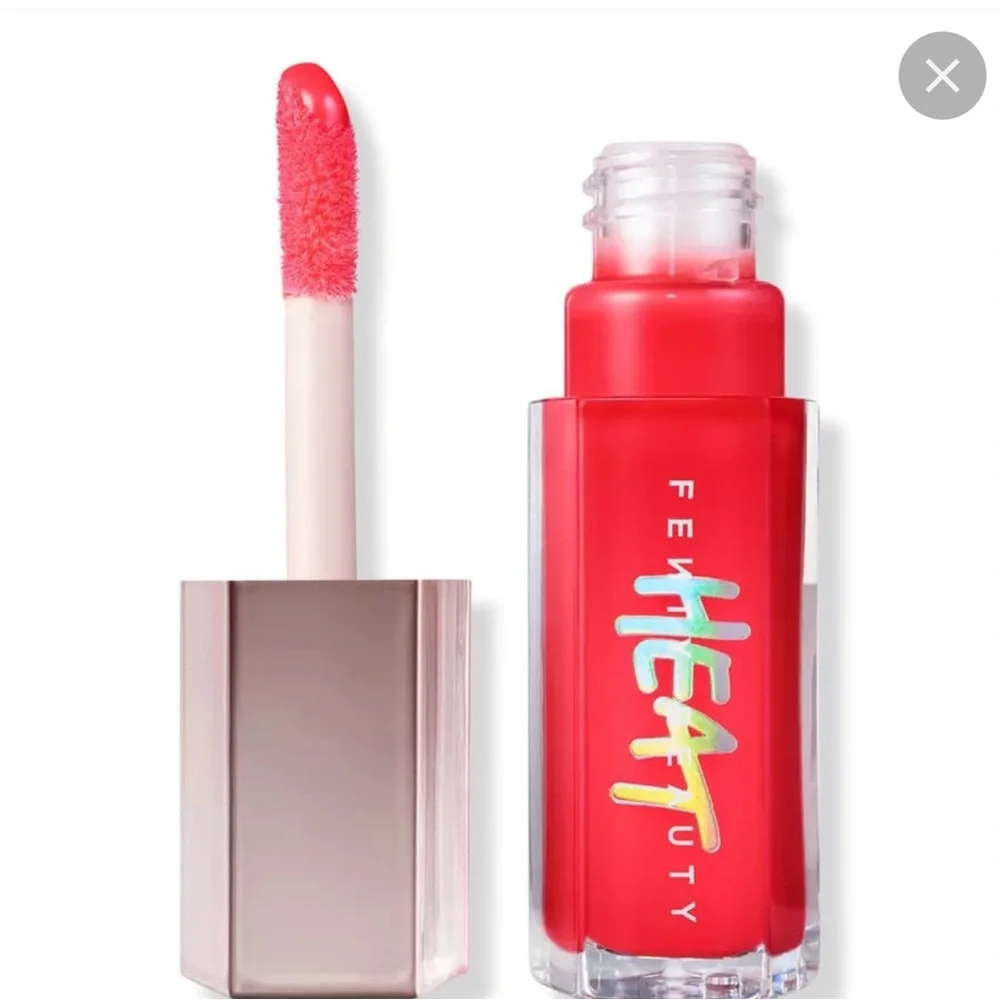 💋✨Fenty Hot Cherry Gloss Bomb Heat